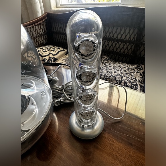 Harmon Kardon SoundSticks II Speakers - Picture 2 of 9